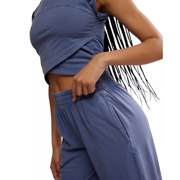 FP Movement Women's Hot Shot Logo Crossover 2-Piece Set✨ - Picture 11 of 12